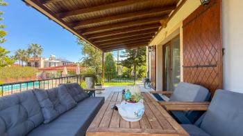 Girne Bellapais Bölgesinde Özel Havuzlu ve Peyzajlı Satılık 4+1 Villa