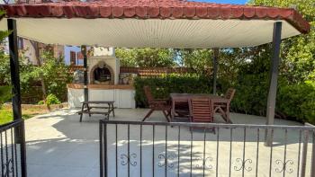 Girne Bellapais Bölgesinde Özel Havuzlu ve Peyzajlı Satılık 4+1 Villa