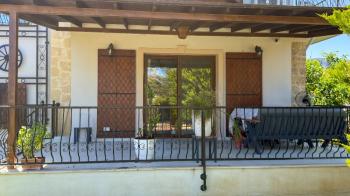 Girne Bellapais Bölgesinde Özel Havuzlu ve Peyzajlı Satılık 4+1 Villa