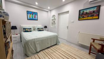 Girne Bellapais Bölgesinde Özel Havuzlu ve Peyzajlı Satılık 4+1 Villa