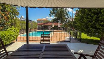 Girne Bellapais Bölgesinde Özel Havuzlu ve Peyzajlı Satılık 4+1 Villa