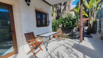 Girne Bellapais Bölgesinde Özel Havuzlu ve Peyzajlı Satılık 4+1 Villa