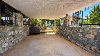 Girne Bellapais Bölgesinde Özel Havuzlu ve Peyzajlı Satılık 4+1 Villa