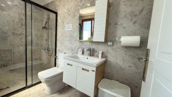 Girne Bellapais Bölgesinde Özel Havuzlu ve Peyzajlı Satılık 4+1 Villa