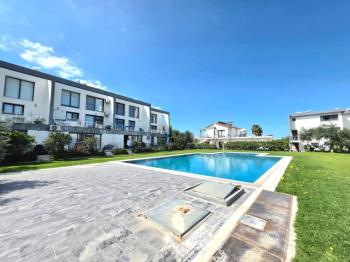 KKTC Girne Alsancak'ta Merit'lere Yakın Site İçerisinde Satılık 1+1 Daire