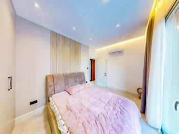 Girne Çatalköy'de Özel Yüzme Havuzlu, Geniş bahçeli, 4+1, Modern Tasarım lüks Satılık Villalar