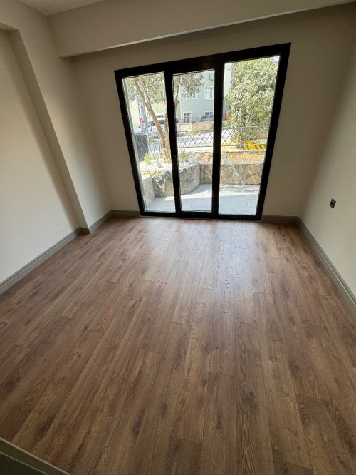 Kemerburgaz Satılık 3+1 Müstakil Bahçeli Lüks Daire | Havuzlu & Güvenlikli