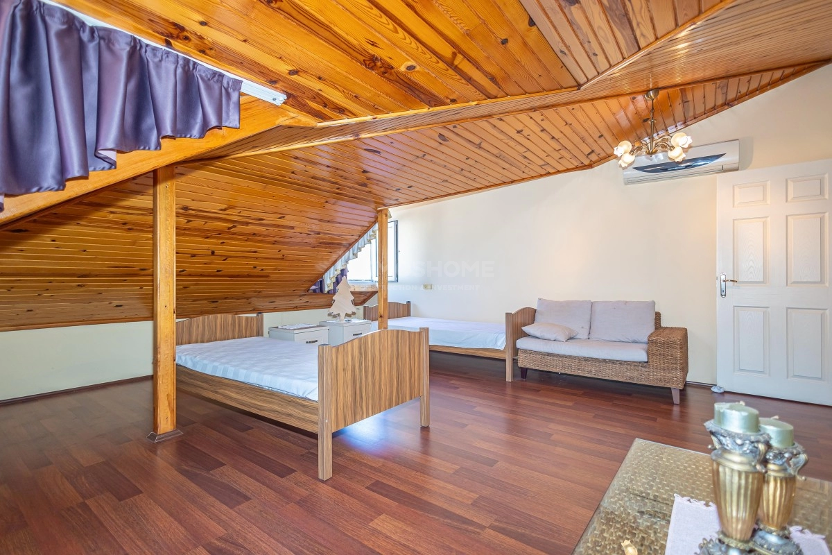 Center 3+1 Duplex Sea View Apartment