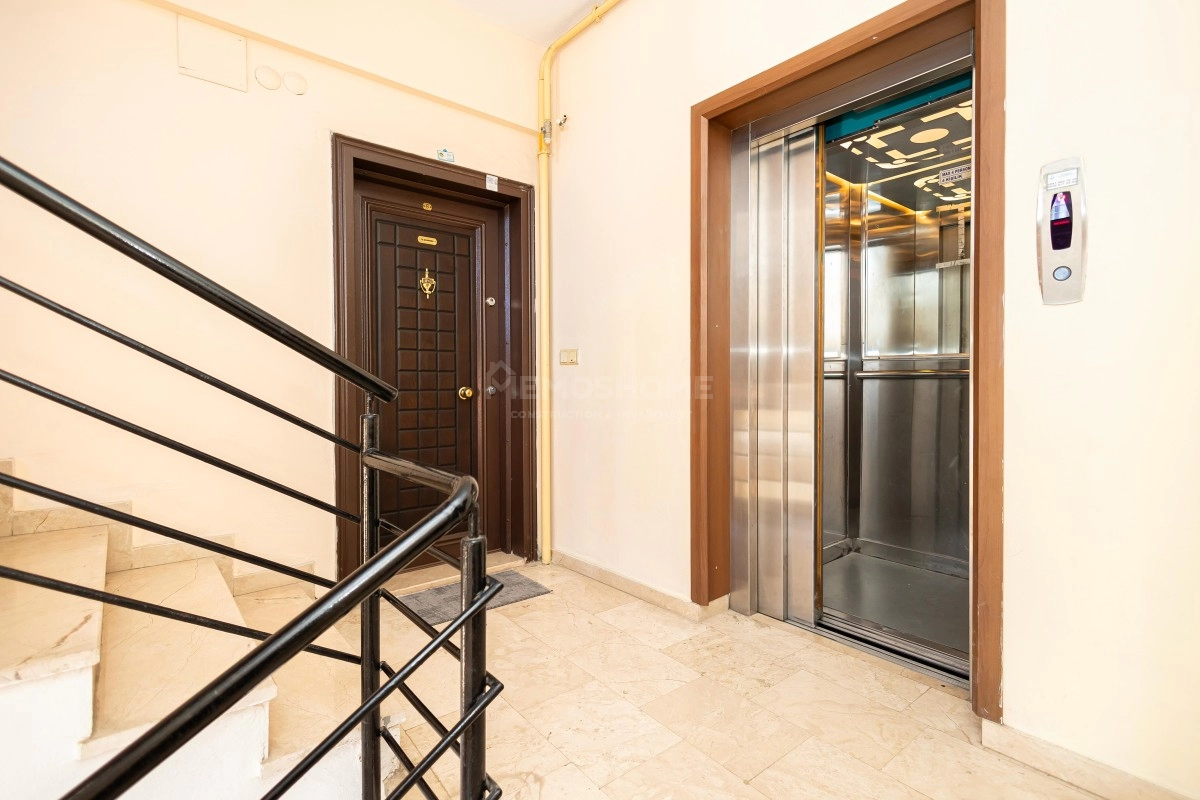 Center 3+1 Duplex Sea View Apartment