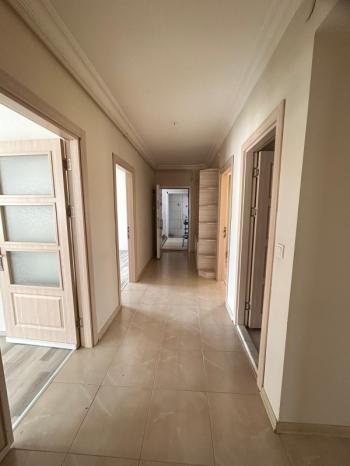 AFYON ÜÇOK EMLAKTAN ZAFER MAH  3+1 120M² TEMİZ BAKIMLI KİRALIK  DAİRE 