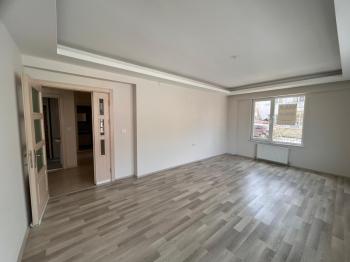 AFYON ÜÇOK EMLAKTAN ZAFER MAH  3+1 120M² TEMİZ BAKIMLI KİRALIK  DAİRE 