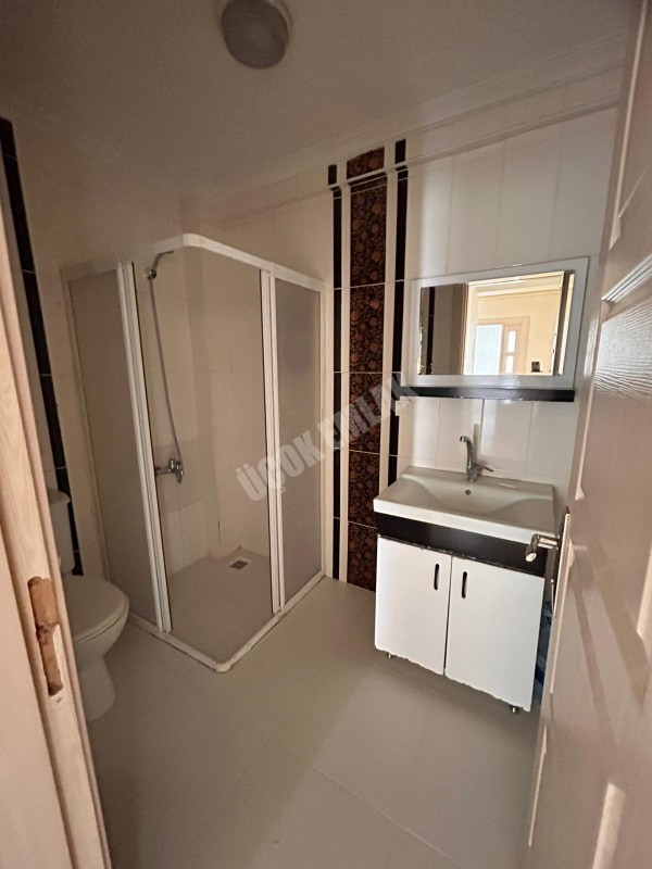 AFYON ÜÇOK EMLAKTAN ZAFER MAH  3+1 120M² TEMİZ BAKIMLI KİRALIK  DAİRE 