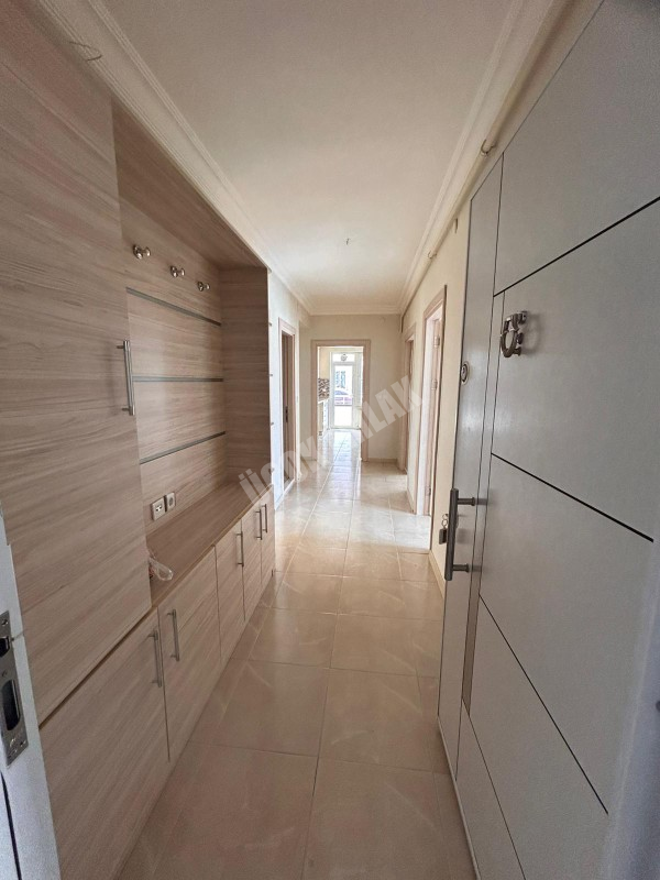 AFYON ÜÇOK EMLAKTAN ZAFER MAH  3+1 120M² TEMİZ BAKIMLI KİRALIK  DAİRE 