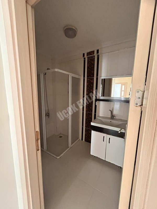 AFYON ÜÇOK EMLAKTAN ZAFER MAH  3+1 120M² TEMİZ BAKIMLI KİRALIK  DAİRE 