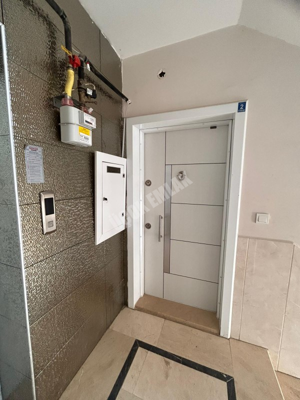 AFYON ÜÇOK EMLAKTAN ZAFER MAH  3+1 120M² TEMİZ BAKIMLI KİRALIK  DAİRE 