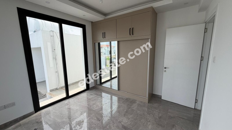  Girne Çatalköy'de Satılık Dubleks Havuzlu 3+1 Villa