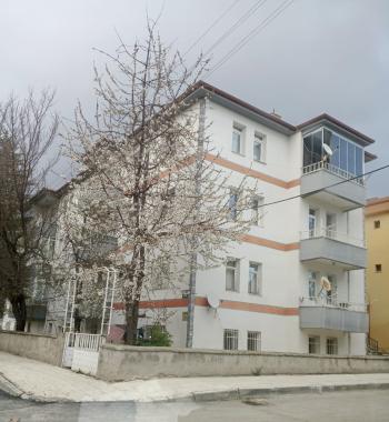 GÜVENAY - ÇORUM GÜLABİBEY MAH. GÜLÜM DÜĞÜN SALONU CİVARI 2+1 KİRALIK DAİRE 