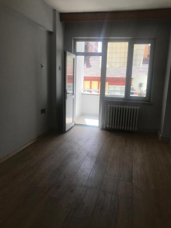 GÜVENAY - ÇORUM GAZİ CAD. MEYDAN YANINDA 3+1 KİRALIK DAİRE