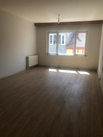 GÜVENAY - ÇORUM GAZİ CAD. MEYDAN YANINDA 3+1 KİRALIK DAİRE