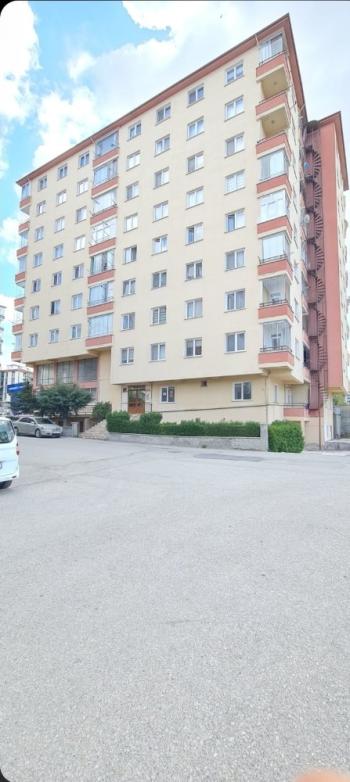 GÜVENAY - ÇORUM BAHABEY CAD. İPEK TAKSİ İLERİSİ CADDE ÜZERİ 3+1 SATILIK DAİRE