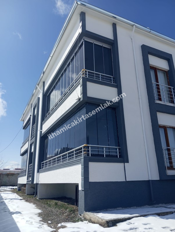 BARDAKÇI MAHALLESİNDE SATILIK 2 KATLI MÜSTAKİL EV VE ARSASI