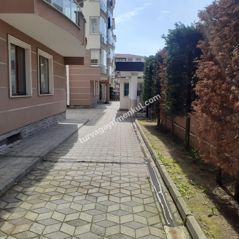 4 MEVSİM EVLERİNDE BAHÇE KATI 2+1 SATILIK DAİRE