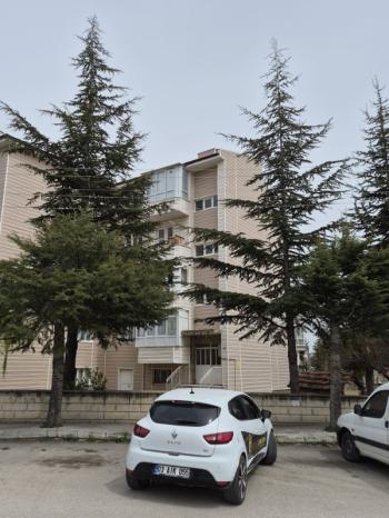AFYON ÜÇOK EMLAKTAN MAREŞAL F ÇAKMAK MAH TEMİZ BAKIMLI 2+1 90M² KİRALIK DAİRE 
