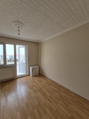 AFYON ÜÇOK EMLAKTAN MAREŞAL F ÇAKMAK MAH TEMİZ BAKIMLI 2+1 90M² KİRALIK DAİRE 