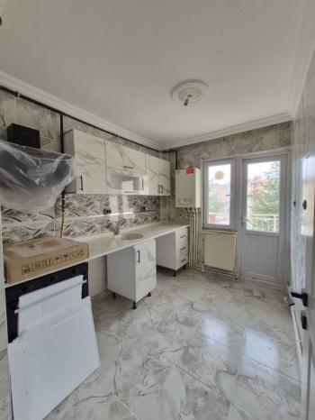 AFYON ÜÇOK EMLAKTAN MAREŞAL F ÇAKMAK MAH TEMİZ BAKIMLI 2+1 90M² KİRALIK DAİRE 