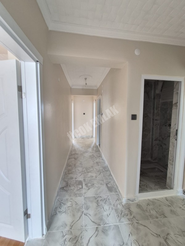 AFYON ÜÇOK EMLAKTAN MAREŞAL F ÇAKMAK MAH TEMİZ BAKIMLI 2+1 90M² KİRALIK DAİRE 
