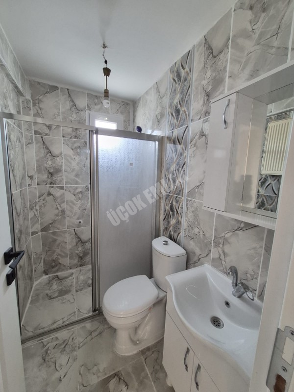 AFYON ÜÇOK EMLAKTAN MAREŞAL F ÇAKMAK MAH TEMİZ BAKIMLI 2+1 90M² KİRALIK DAİRE 