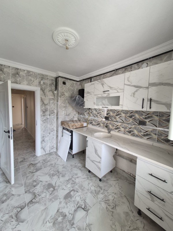 AFYON ÜÇOK EMLAKTAN MAREŞAL F ÇAKMAK MAH TEMİZ BAKIMLI 2+1 90M² KİRALIK DAİRE 