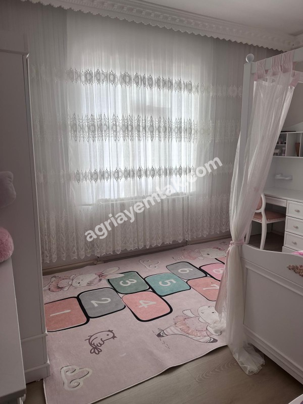 CENAS OTEL KARŞISINDA K-B.CEPHELİ 4. KAT 120M2 SATILIK 2+1 DAİRE