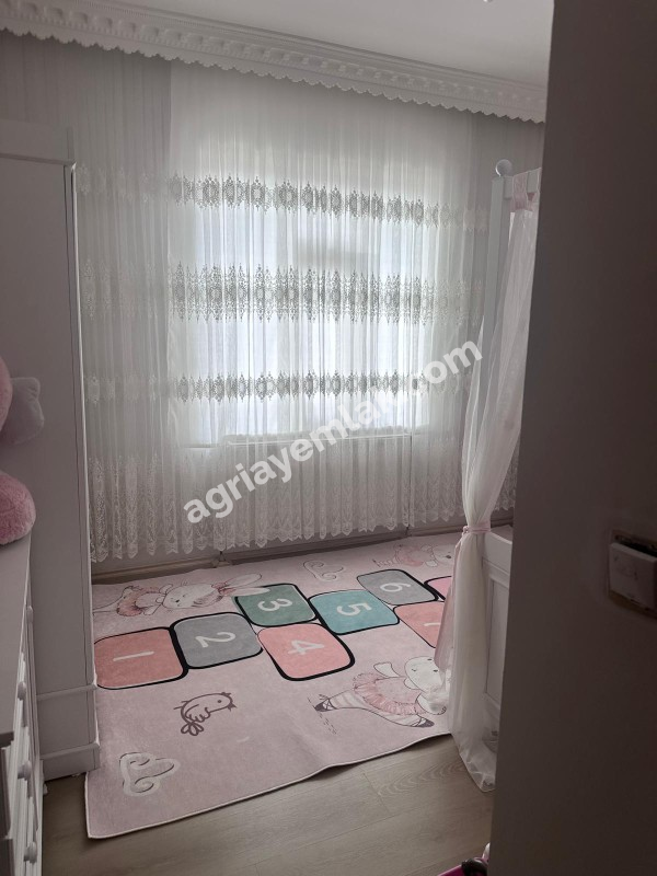 CENAS OTEL KARŞISINDA K-B.CEPHELİ 4. KAT 120M2 SATILIK 2+1 DAİRE