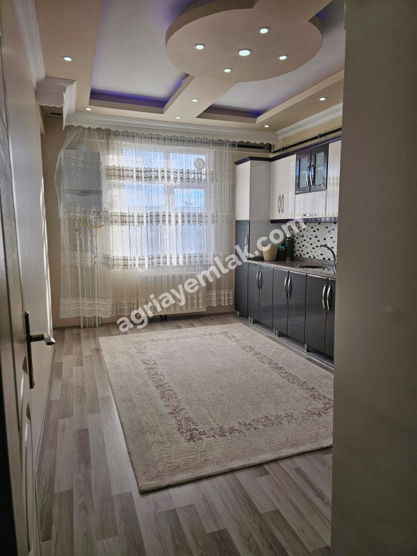 YETİŞTİRME YURDUNUN YANI 5.KAT DUBLEX 5+2+TERAS SATILIK DAİRE