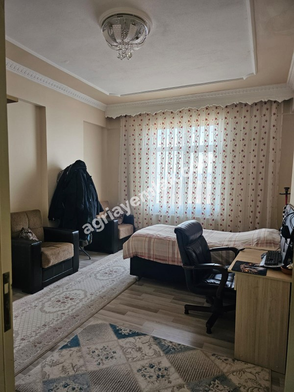 YETİŞTİRME YURDUNUN YANI 5.KAT DUBLEX 5+2+TERAS SATILIK DAİRE