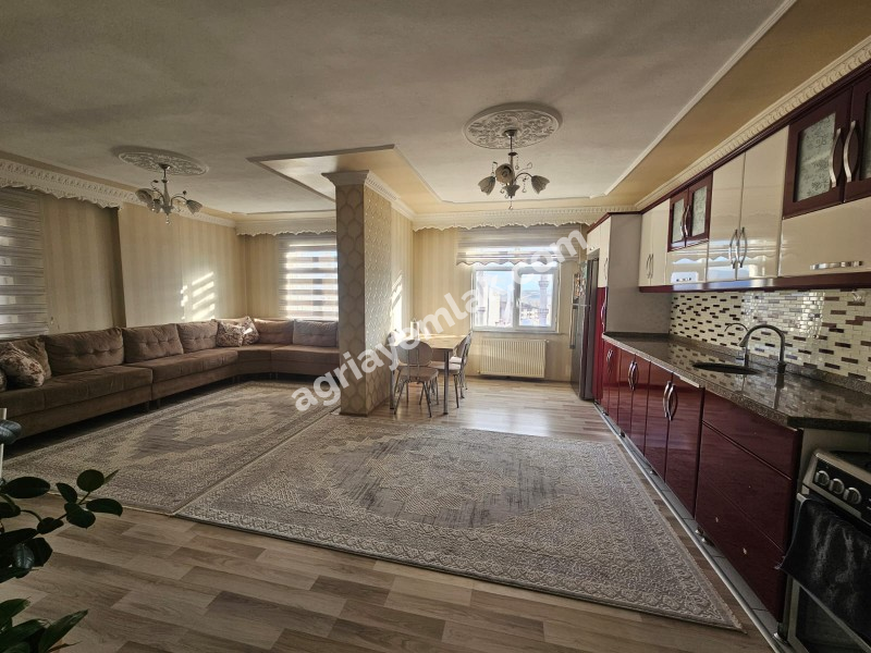 YETİŞTİRME YURDUNUN YANI 5.KAT DUBLEX 5+2+TERAS SATILIK DAİRE