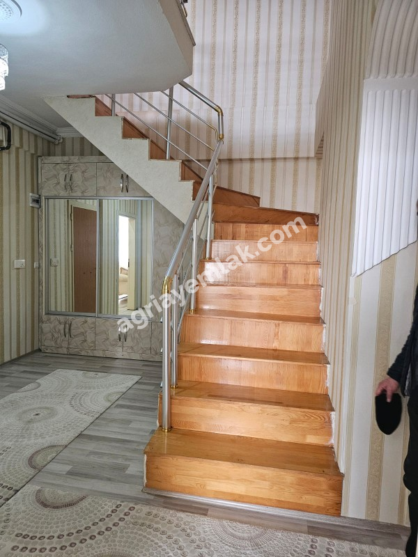 YETİŞTİRME YURDUNUN YANI 5.KAT DUBLEX 5+2+TERAS SATILIK DAİRE
