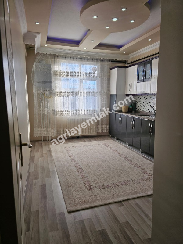 YETİŞTİRME YURDUNUN YANI 5.KAT DUBLEX 5+2+TERAS SATILIK DAİRE