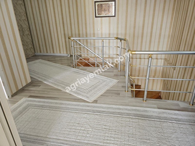 YETİŞTİRME YURDUNUN YANI 5.KAT DUBLEX 5+2+TERAS SATILIK DAİRE