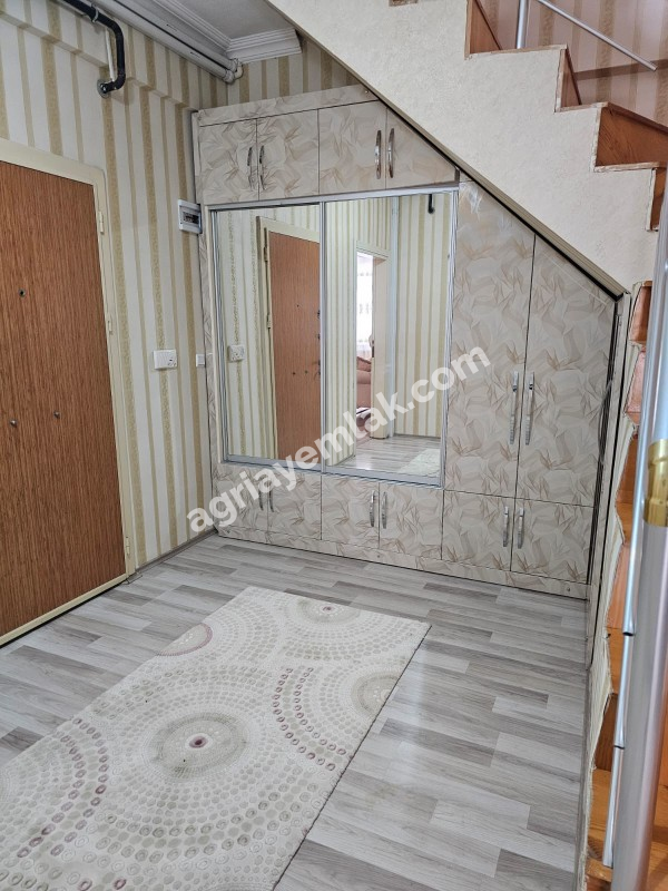 YETİŞTİRME YURDUNUN YANI 5.KAT DUBLEX 5+2+TERAS SATILIK DAİRE