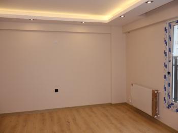 Antre Emlak'tan Kiralık Bahçelievler'de Hastane Yanı 2+1 Doğalgazlı Asansörlü Ebeveyn Banyolu Sıfır Daire