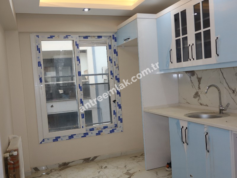 Antre Emlak'tan Kiralık Bahçelievler'de Hastane Yanı 2+1 Doğalgazlı Asansörlü Ebeveyn Banyolu Sıfır Daire