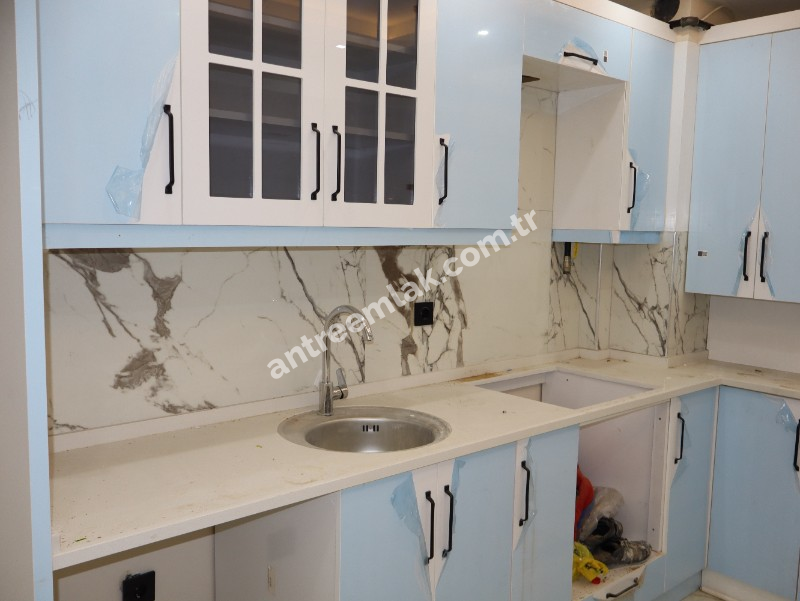 Antre Emlak'tan Kiralık Bahçelievler'de Hastane Yanı 2+1 Doğalgazlı Asansörlü Ebeveyn Banyolu Sıfır Daire