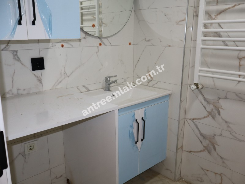 Antre Emlak'tan Kiralık Bahçelievler'de Hastane Yanı 2+1 Doğalgazlı Asansörlü Ebeveyn Banyolu Sıfır Daire