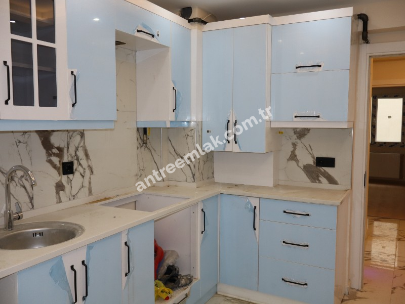 Antre Emlak'tan Kiralık Bahçelievler'de Hastane Yanı 2+1 Doğalgazlı Asansörlü Ebeveyn Banyolu Sıfır Daire