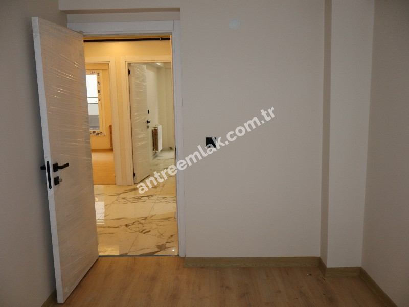 Antre Emlak'tan Kiralık Bahçelievler'de Hastane Yanı 2+1 Doğalgazlı Asansörlü Ebeveyn Banyolu Sıfır Daire