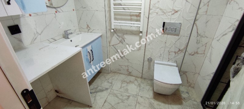 Antre Emlak'tan Kiralık Bahçelievler'de Hastane Yanı 2+1 Doğalgazlı Asansörlü Ebeveyn Banyolu Sıfır Daire