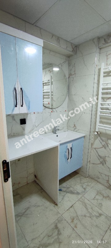 Antre Emlak'tan Kiralık Bahçelievler'de Hastane Yanı 2+1 Doğalgazlı Asansörlü Ebeveyn Banyolu Sıfır Daire