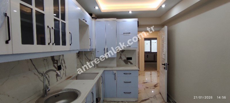 Antre Emlak'tan Kiralık Bahçelievler'de Hastane Yanı 2+1 Doğalgazlı Asansörlü Ebeveyn Banyolu Sıfır Daire
